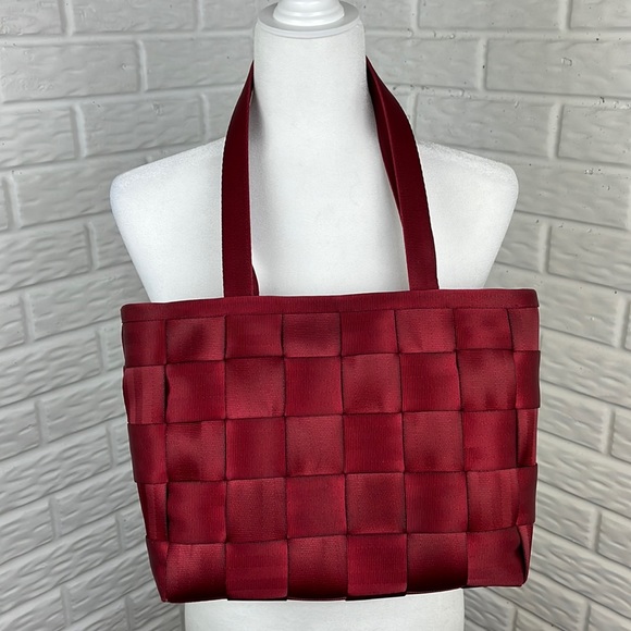 Harveys Bags Harveys The Original Seatbelt Bag Deep Red Shoulder